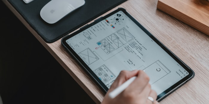 Brand-Identity-Designmaterialien